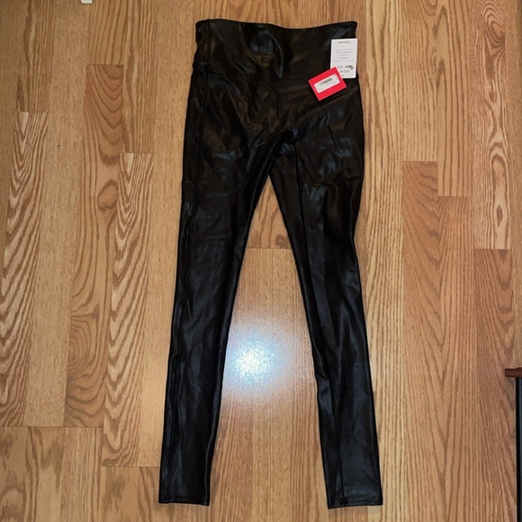 NWT SPANX Faux Leather Leggings — Black. Size S/P - Picture 6 of 8